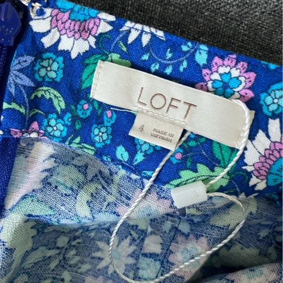 LOFT Blue Floral Faux Wrap Ruffled Skirt Size 4 (Measures like a 6) - Picture 12 of 12